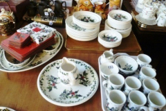 0193-Large-Quantity-of-Portmeirion-Holly-and-The-Ivy-Chin-Plates-etc