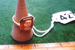 0427-9ct-Gold-Cameo-Ring