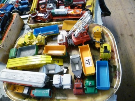 0044-Assorted-Dinky-Matchbox-Models-etc