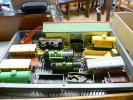 0058-Assorted-Hornby-Tinplate-Trains-Station-etc