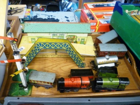 0059-Assorted-Hornby-Tinplate-Trains-Station-etc