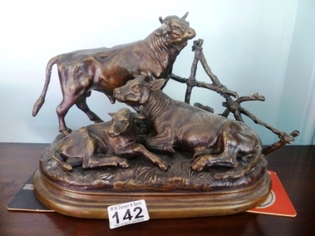 0142-Bronze-Cast-Figure-of-Cattle