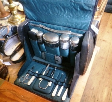 0156-Vintage-Gentlemans-Toilet-Case-and-Contents
