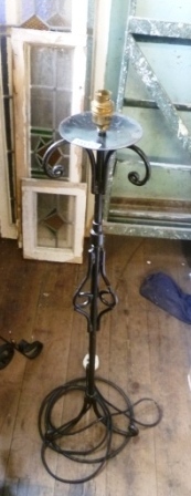 0206-Metal-Lamp-Stand