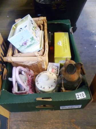 0210-Ringtons-Money-Box-Fox-Figure-etc