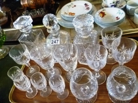 0247-Decanters-and-Glassware-on-Tray