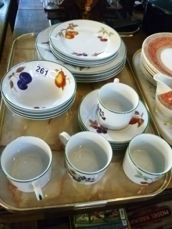 0261-Royal-Worcester-Evesham-Vale-4-Piece-Service