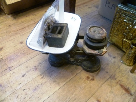 0271-Old-Scales-and-Weights