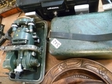 0342-Watts-Surveyors-Level-in-Case