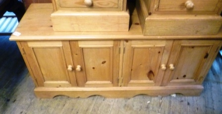 0439-Pine-4-Door-Cupboard