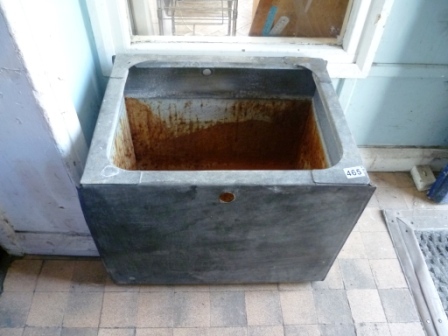 0465-Galvanised-Water-Tank