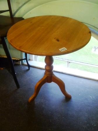 0486-Pine-Circular-Coffee-Table