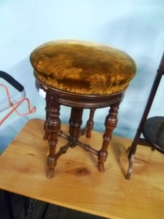 0505-Piano-Stool