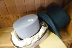0153-Two-Top-Hats