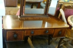 0472-Kneehole-Dressing-Table-and-Mirror