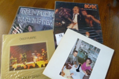015-Four-Vinyl-Rock-Music-LPs-Incl.-AC-DC-Led-Zeppelin-Deep-Purple