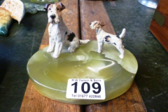 0109-Onyx-Ashtray-with-Figures-of-Terriers