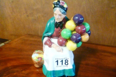 0118-Royal-Doulton-The-Old-Balloon-Seller