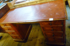 0509-Leather-Top-Kneehole-Desk