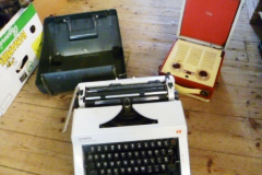 0256-Vintage-Radio-in-Case-and-Cased-Typewriter