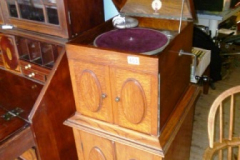 0403-Music-Cabinet-with-Inset-Gramaphone