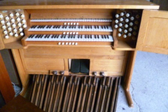0517-Oak-Panelled-Organ-and-Speakers