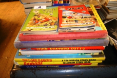 004-Childrens-Annuals-and-I-Spy-Books
