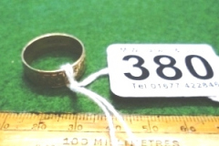 380-9ct-Gold-Engraved-Ring