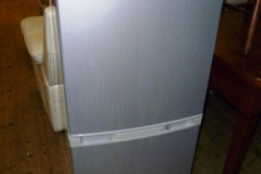 437-LEC-Fridge-Freezer