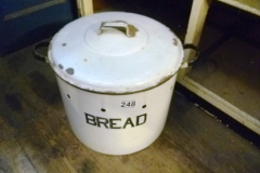 0248-Enamel-Bread-Bin