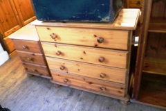 0450-Pine-4-Drawer-Chest-and-Bedside-Cabinet