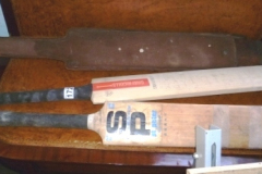 172-3-Cricket-Bats-1-with-Signatures