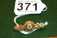 371-9ct-Gold-Brooch