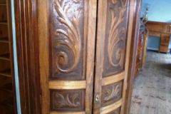 422-Carved-Corner-Cabinet