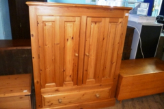 426-Pine-Wardrobe-with-Drawer