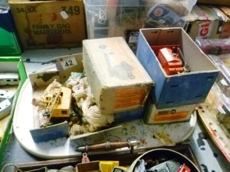 0042-Vintage-Boxed-Digger-and-Crane