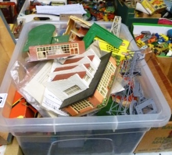 0047-Box-of-Assorted-Railway-Models-etc