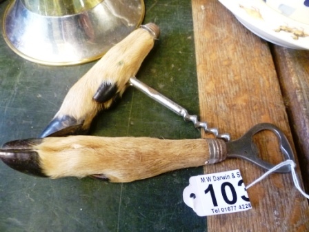 0103-Hoof-Bottle-Opener-and-Corkscrew