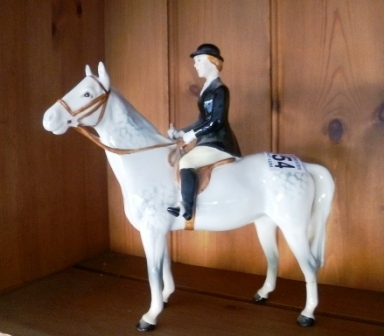 0154-Beswick-Huntswoman-on-Dapple-Grey-Horse