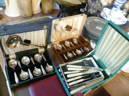 0195-Assorted-Boxed-Cutlery