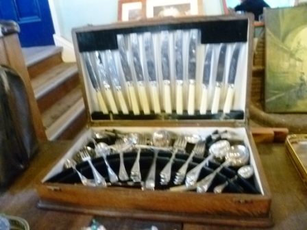 0216-Oak-Cased-Canteen-of-Cutlery