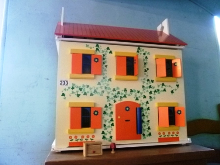 0233-Dolls-House-and-Furniture