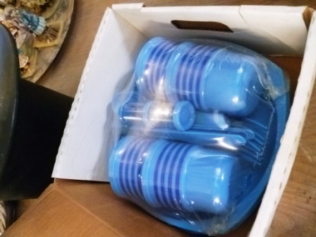 0313-Boxed-Blue-Riband-Picnic-Set