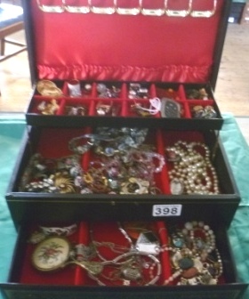 0398-Jewellery-Box-and-Assorted-Costume-Jewellery
