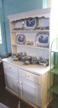 0467-White-Painted-Dresser