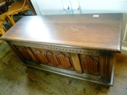 0469-Blanket-Box