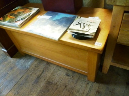 0489-Oak-Blanket-Box