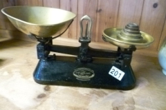0201-Kitchen-Scales-and-Weights