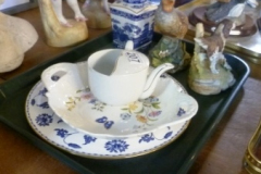 0207-Figure-of-a-Robin-and-Dog-Ringtons-etc