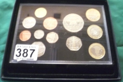 0387-Royal-Mint-Set-of-Coins-inc-Key-Gardens-50p